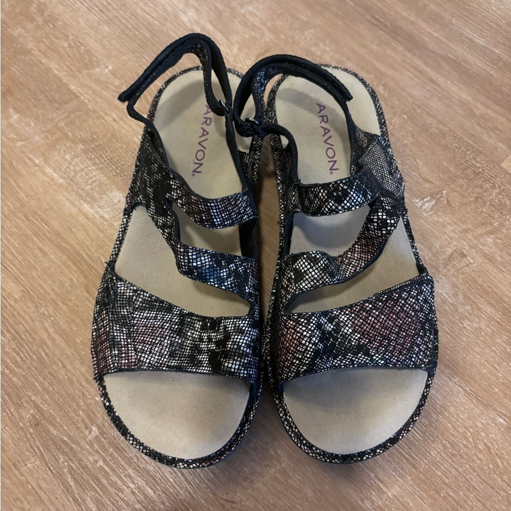 Aravon Cambridge Strappy Slingback Sandals